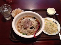 「醤油ラーメン+半チャーハン（ランチ￥600円）」@祥龍房 飯能駅北口店の写真