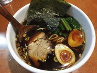 「醤油ラーメン濃口+味玉」@本八幡だんちょうてーの写真