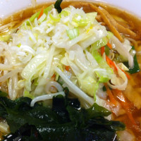 「野菜ラーメン+大盛り+Aせっと(餃子+半ライス)」@らーめん まんてんの写真