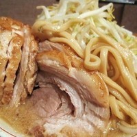 「小ラーメン豚入り（ニンニク）　750円」@豚星。の写真