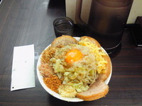 「まぜそば(ニンニク、アブラ)、豚増し」@らーめん虎丸の写真