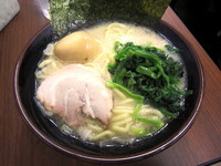 「塩ラーメン＋味玉」@横浜家系ラーメン まくり家の写真