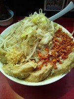 「豚ラーメン・ニンニク、アブラ、カラメ、辛揚げマシ」@千里眼の写真