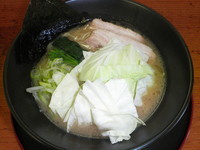 「横浜家系豚骨醤油　７００円」@がち家の写真