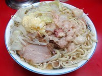 「小ラーメン豚入り（600円）ニンニクアブラ」@ラーメン二郎 目黒店の写真