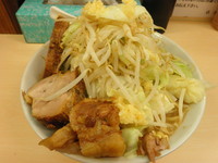 「ラーメン（ヤサイ、ニンニク）　７００円」@自家製ラーメン 大者の写真