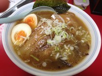 「豚角煮麺・醤油＋煮玉子（￥850＋￥100）」@肉屋さんのラーメン家 生治ミートの写真