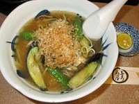 「秋なすとジャコの塩らーめん850円」@与ろゐ屋の写真