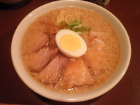 「背脂こってり系チャーシューメン８５０円＋替え玉１５０円」@こうやの写真