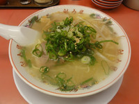 「しおラーメン（並）」@ラーメン魁力屋 箕面店の写真