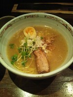 「白湯しおめん （とんこつ）」@麺屋 雄の写真