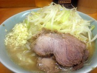 「ラーメン　麺少なめ、にんにく　700円」@ラーメン二郎 新橋店の写真