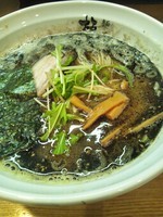 「黒らーめん?」@麺匠 権坐の写真