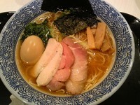 「特製(醤油)芳醇香味そば」@麺屋 一燈 ラゾーナ川崎店の写真