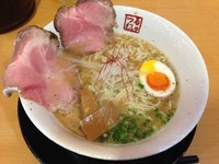 「らーめん (700円)」@らーめん鶴武者の写真