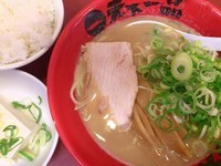 「中華そばライス＋輪切りネギ」@天下一品 神楽坂店の写真