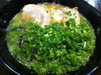 「青ネギラーメン＋替え玉」@博多とんこつラーメン わ蔵 板橋本店の写真