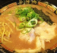「とんこつラーメン750円」@無鉄砲 東京中野店の写真