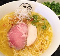 「金色の塩ラーメン750円九条葱サービス」@666の写真