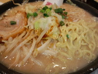 「濃厚豚醤らーめん　680円ほか」@ちりめん亭 蒲田東店の写真