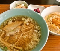 「ラーメンセット(ラーメン＋ミニカツ丼)780円」@新華園 NAKAZUMAの写真