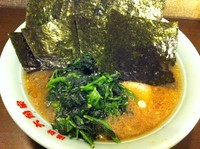「ラーメン（中）＋のり＋ほうれん草」@横浜 六角家 御徒町店の写真