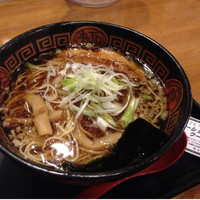 「一年一組 （醤油スープ）」@らぅ麺 ガラ喰楽学校 大宮店の写真