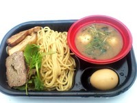 「麺屋 一燈　濃厚魚介つけ麺(800円) + 全部のせ(500」@大つけ麺博 2012の写真