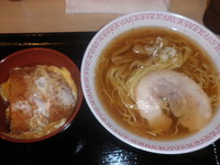 「煮干しラーメン＋ミニカツ丼セット（５９０円）」@ラーメン ますみ屋 MASUMIYAの写真