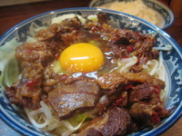 「牛すじぶっかけ（大盛）＋ライス　900円」@中華そば 旋の写真