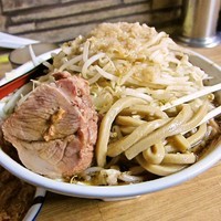 「神龍＋ブタ（豚スジ）　900円+150円=1,050円」@へーちゃんラーメンの写真