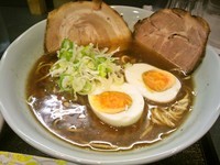 「にほんいち醤油そば」@麺巧 潮の写真