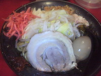 「まぜそば（中：ニンニク・アブラ）＋味玉＋チーズ」@麺や 唯桜の写真