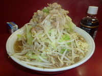 「小ラーメン（野菜ちょいマシ　ニンニク　アブラ　　タマネギW）」@麺屋 桐龍の写真