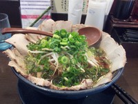 「濃厚醤油チャーシュー麺(780円)」@よってこや 新宿南口店の写真