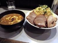 「焦がしチーズのカレーつけ麺＋大＋チャーシュー、計1080円」@中華蕎麦 瑞山（ZUIZAN）の写真