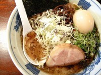 「黒らぅめん＋味玉」@三代目 ◯助 MARUSUKEの写真