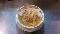 「らーめん(小)、豚(ちゃーしゅー)、味付卵、たまねぎ」@らーめん大 平井店の写真