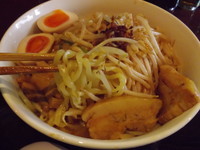 「自然洞Ｓ白（大盛）+味玉君」@自然洞 麺舗 西口店の写真