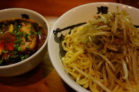 「肉増カラシビつけ麺＋炒めモヤシ」@カラシビ味噌らー麺・つけ麺 神田本店の写真