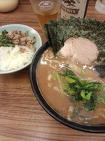 「ラーメン、海苔増し、ランチ（サービス）」@横浜家系らーめん 二代目 武道家の写真