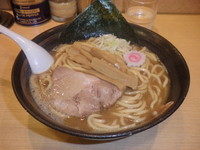 「らーめん・中盛（６８０円）」@麺屋大斗 西新橋店の写真