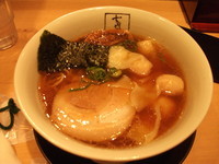 「ワンタンメン（醤油）」@支那そばや グランデュオ立川店の写真