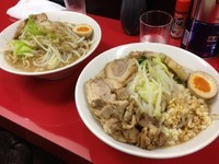 「ラーメン600円＋小豚150円（ニンニクダブル）」@びんびん豚の写真