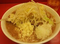 「豚ラーメン（ﾆﾝﾆｸ・ﾀﾏﾈｷﾞ）」@豚ラーメン 蕨店の写真