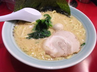 「醤油ラーメン」@横浜家系ラーメン 立川 壱七家の写真