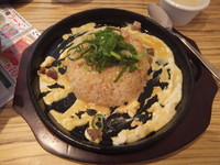 「鉄板チャーハン(ランチライムの為190円)他」@ラーメン横綱 柏店の写真