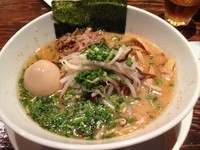 「白らーめん＋味玉／\800+\100」@GINZA DINING RONTANの写真