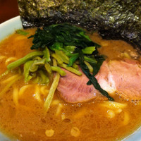 「ラーメン+山くらげ+キャベチャー+ライス」@洞くつ家の写真