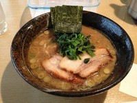 「豚骨醤油ラーメン」@麺屋 優創の写真